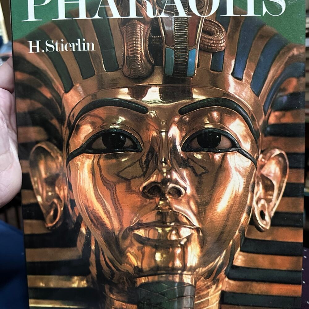 The World of the Pharaohs‎ by Henri Stierlin 1978 Hardcover w/ Dust Cover